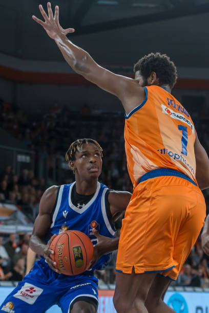 超赛场上并 超赛场上并